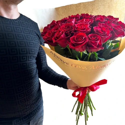 Kytica červených ruží LOVE